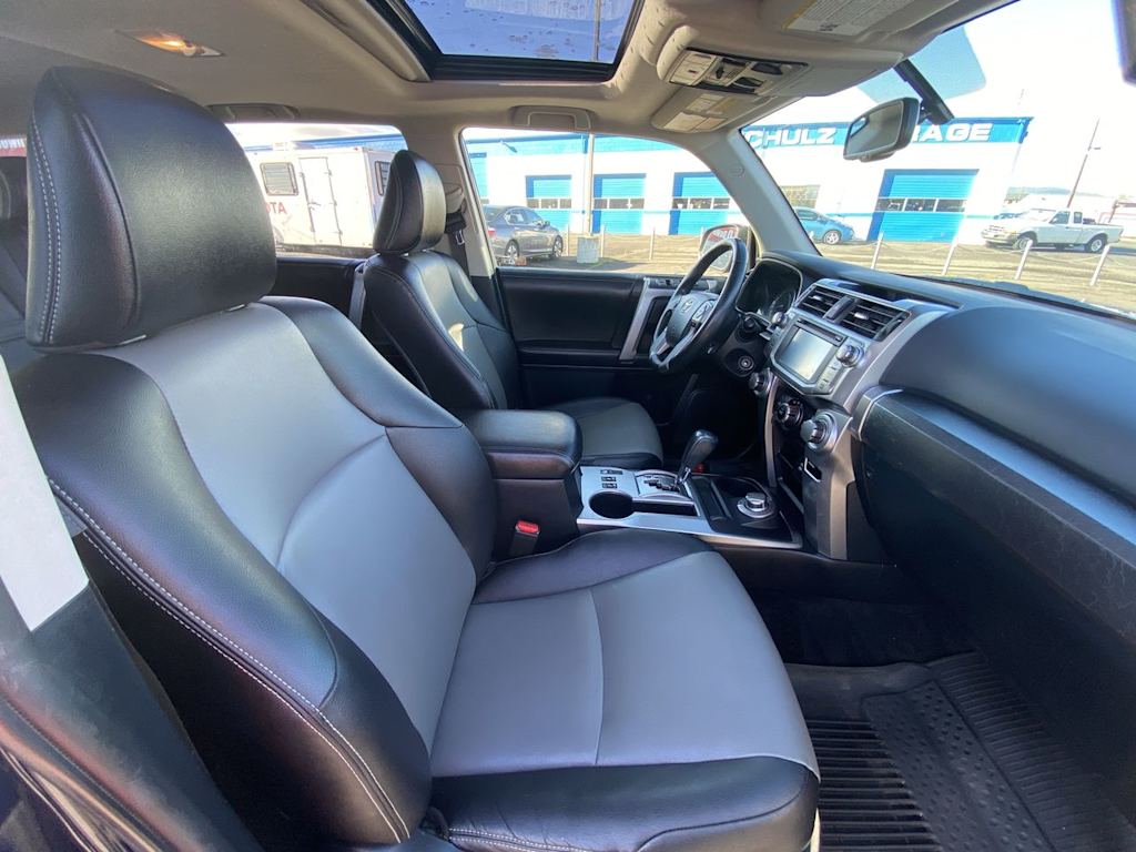 Thumbnail: 2016 Toyota 4Runner - 9