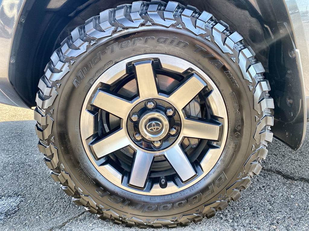 Thumbnail: 2021 Toyota 4Runner - 7