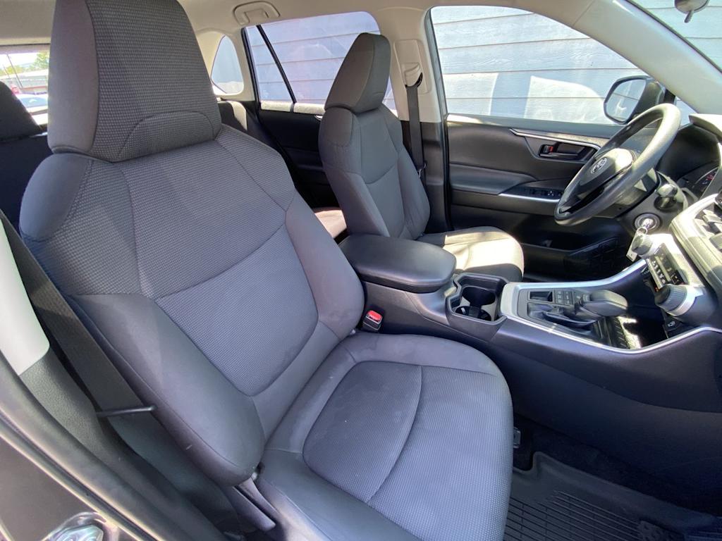 Thumbnail: 2020 Toyota RAV4 - 24