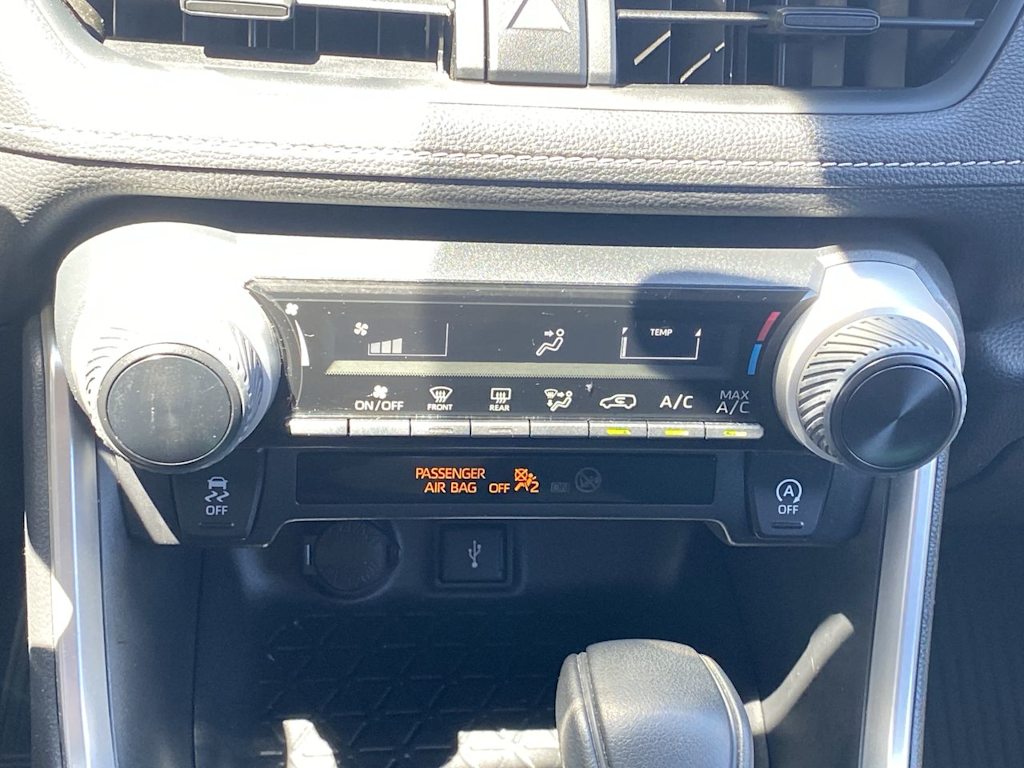 Thumbnail: 2020 Toyota RAV4 - 23