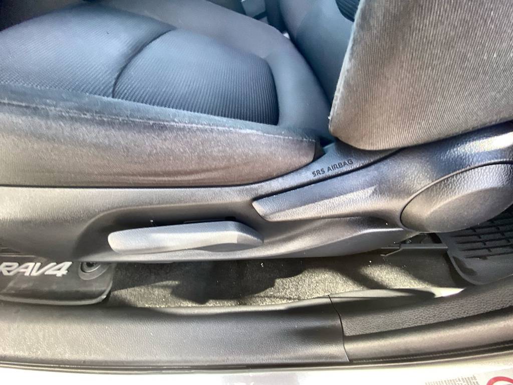 Thumbnail: 2019 Toyota RAV4 - 20