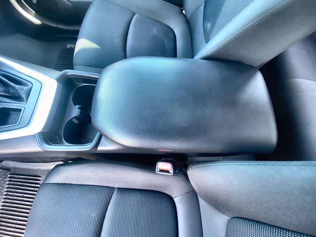 Thumbnail: 2019 Toyota RAV4 - 8