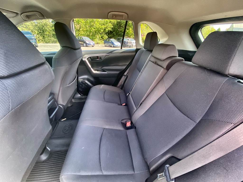 Thumbnail: 2019 Toyota RAV4 - 9