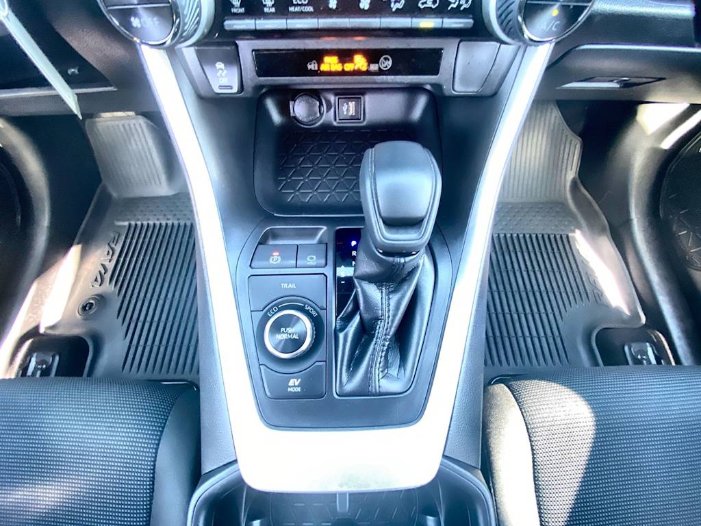 Thumbnail: 2024 Toyota RAV4 - 12
