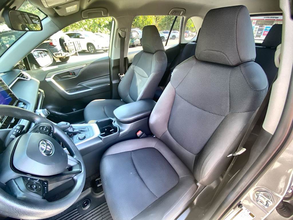 Thumbnail: 2024 Toyota RAV4 - 8