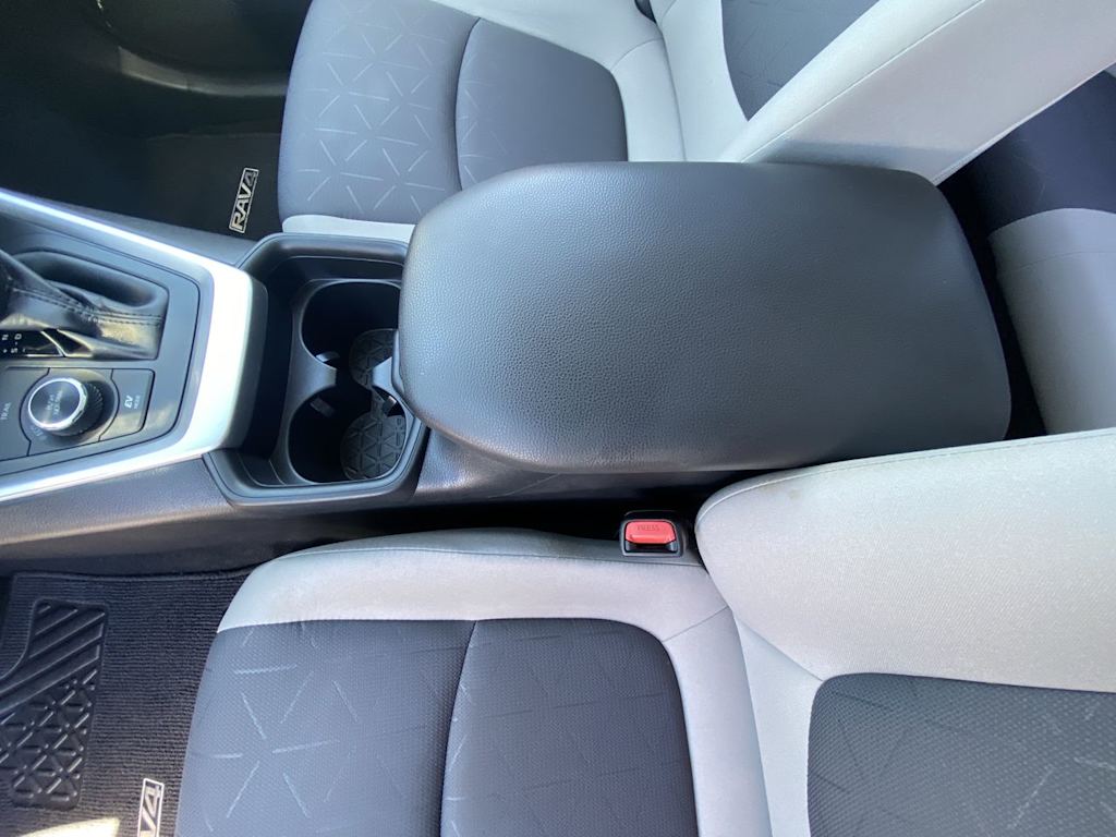 Thumbnail: 2020 Toyota RAV4 - 8