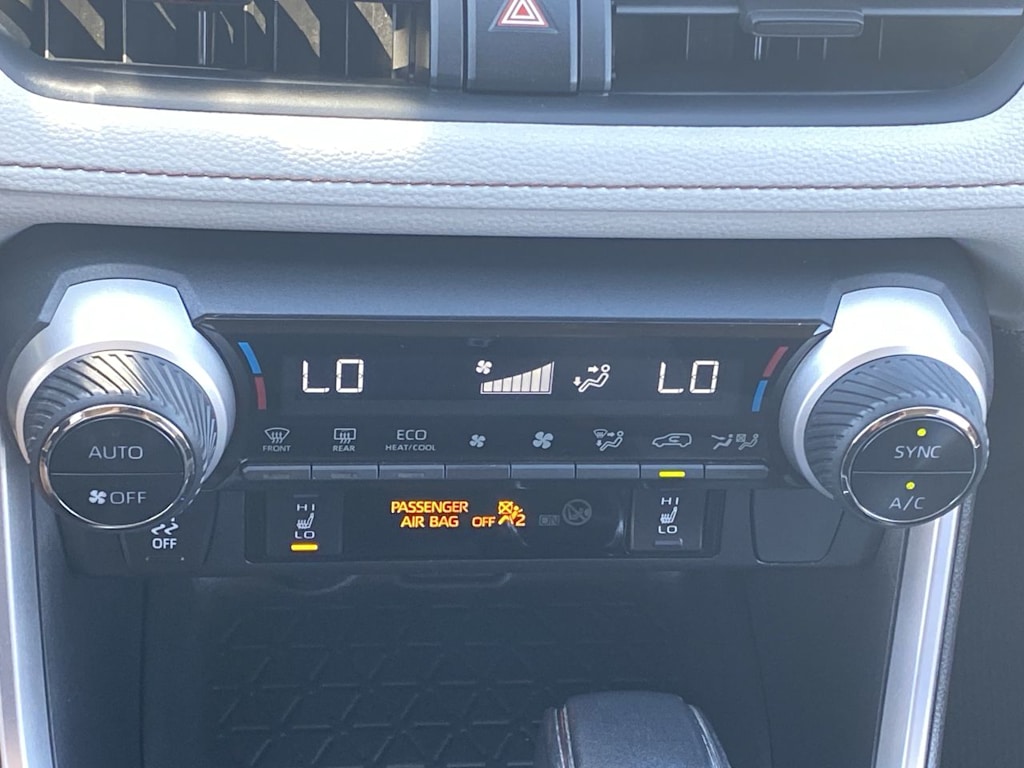 Thumbnail: 2020 Toyota RAV4 - 23