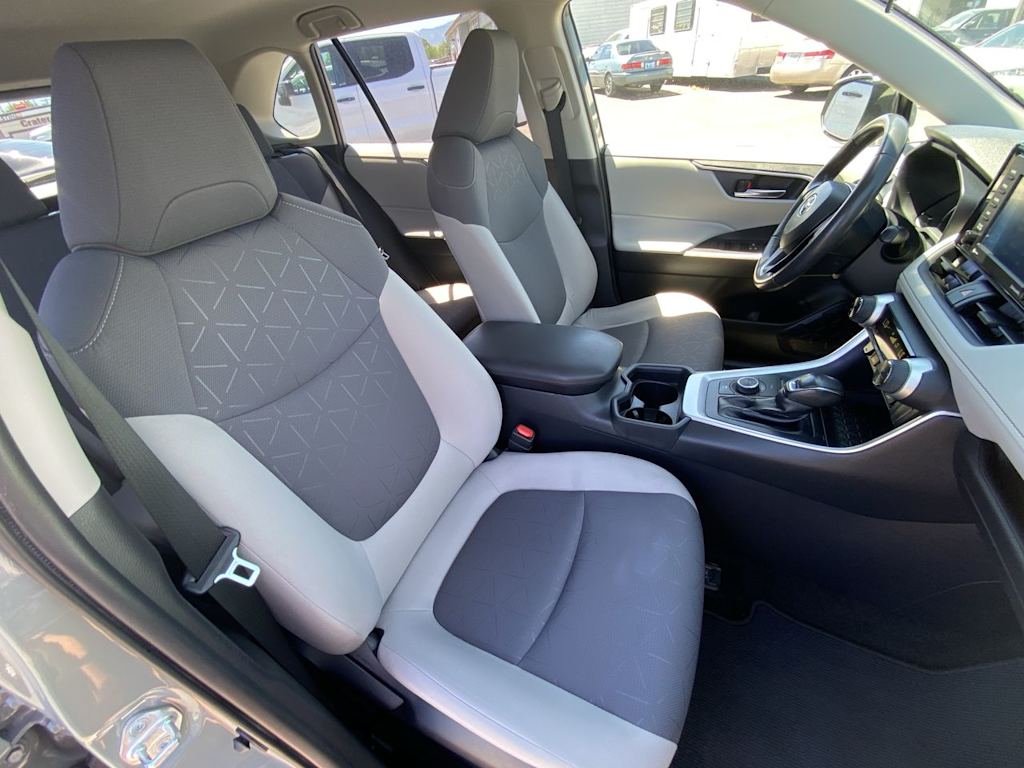 Thumbnail: 2020 Toyota RAV4 - 24