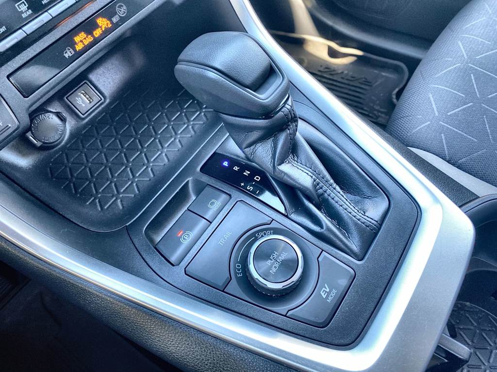 Thumbnail: 2025 Toyota RAV4 - 11