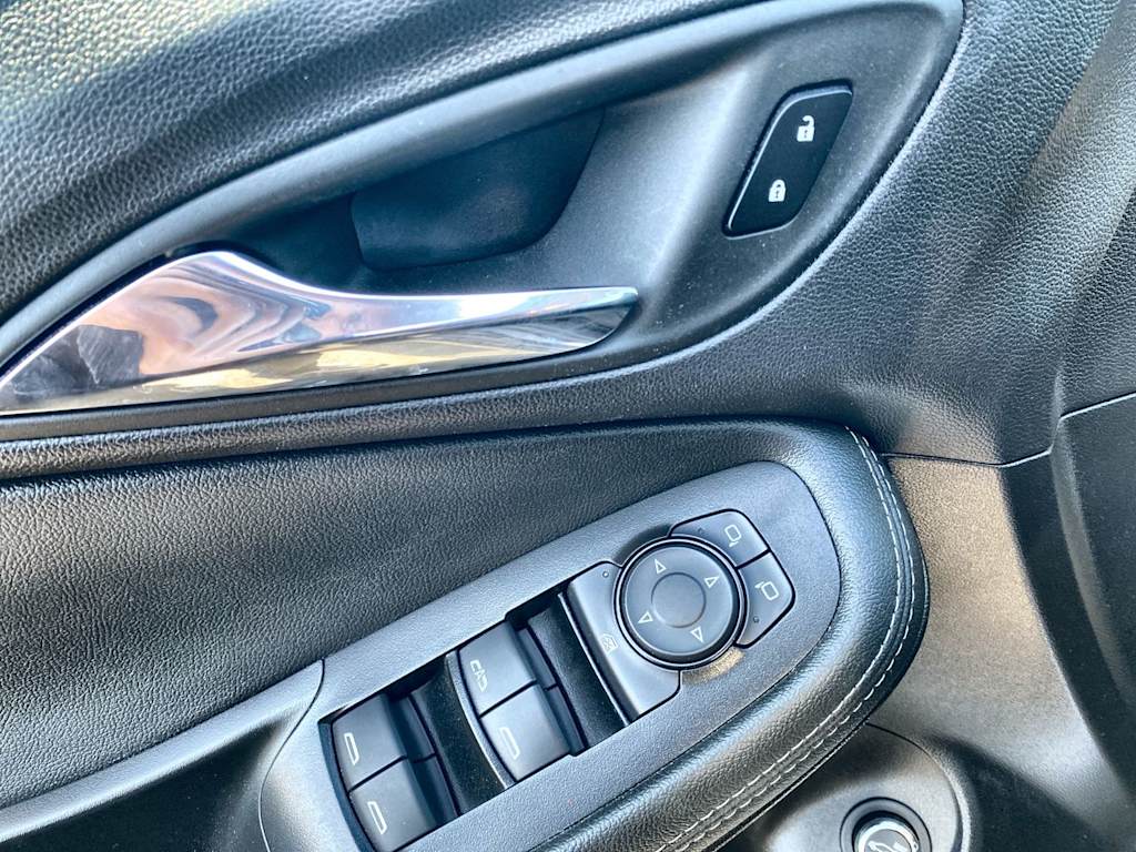 Thumbnail: 2023 Buick Encore GX - 21