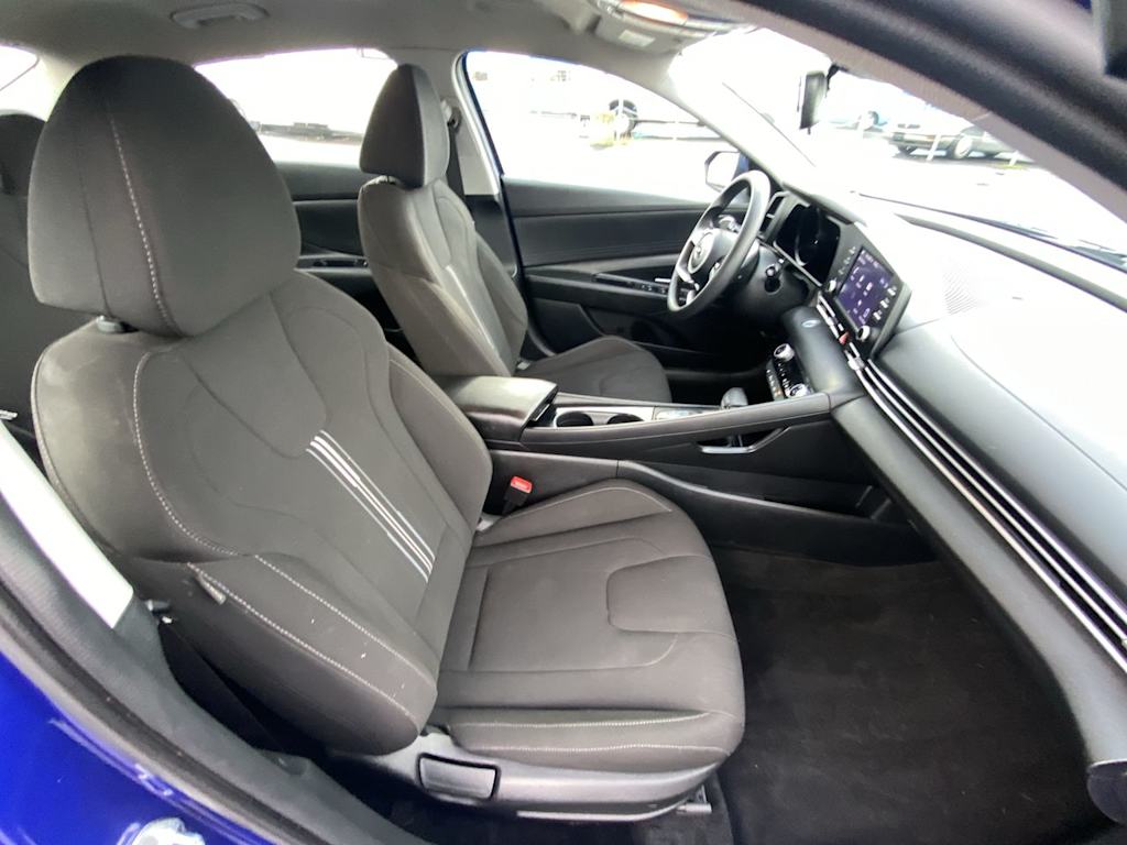 Thumbnail: 2023 Hyundai Elantra - 9