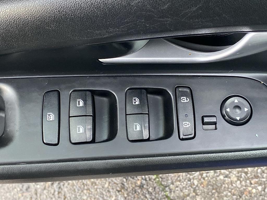 Thumbnail: 2023 Hyundai Elantra - 21