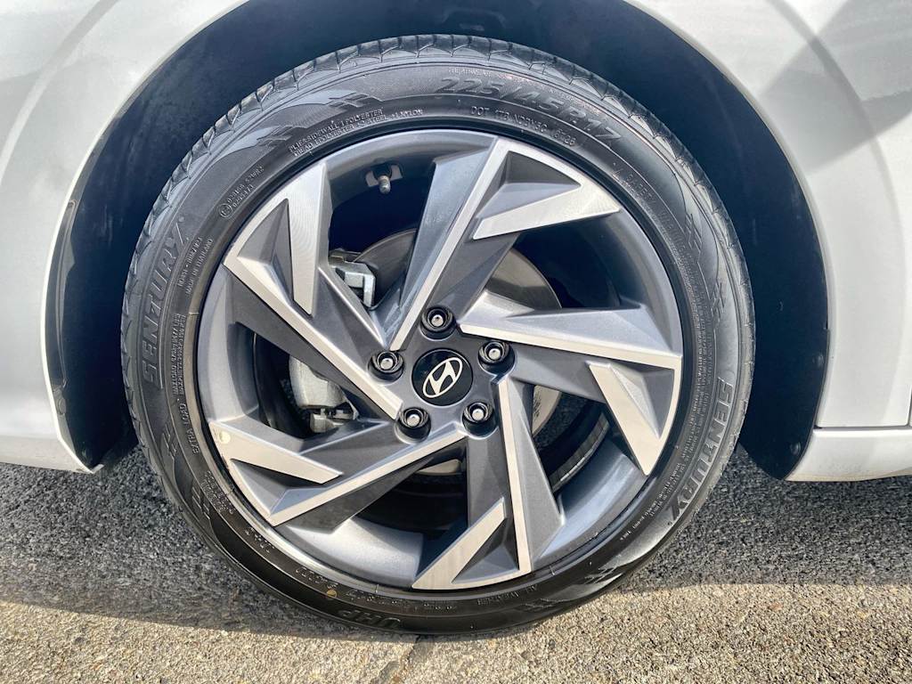 Thumbnail: 2024 Hyundai Elantra - 5