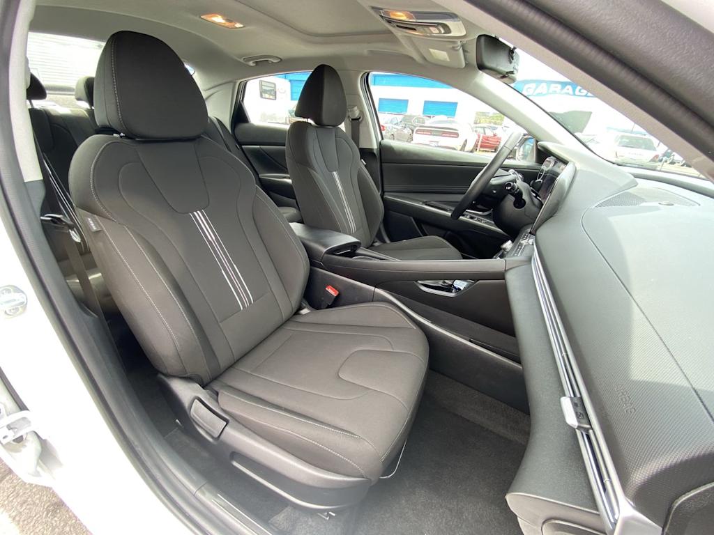 Thumbnail: 2025 Hyundai Elantra - 8