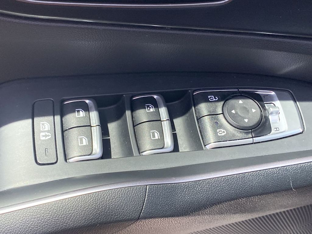 Thumbnail: 2023 Kia Sorento - 21