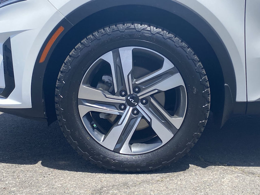 Thumbnail: 2023 Kia Sorento - 7