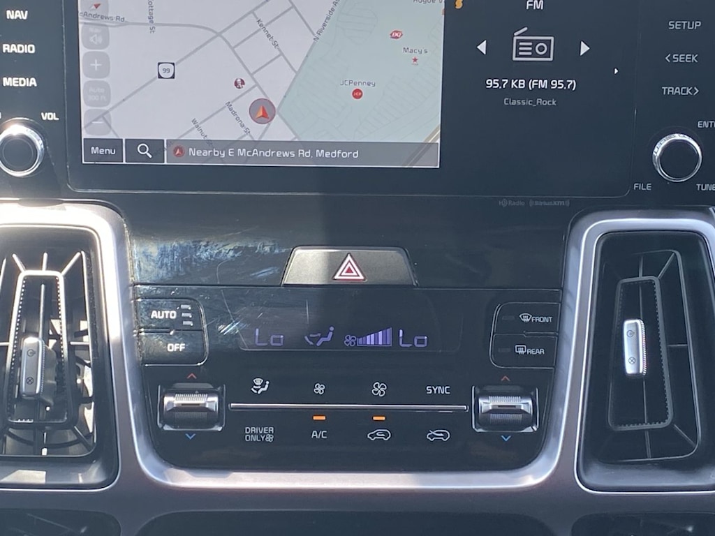 Thumbnail: 2023 Kia Sorento - 24