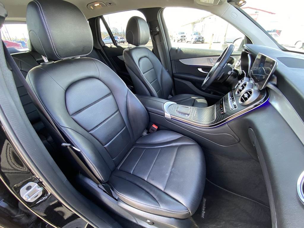 2022 Mercedes-Benz GLC 300 9