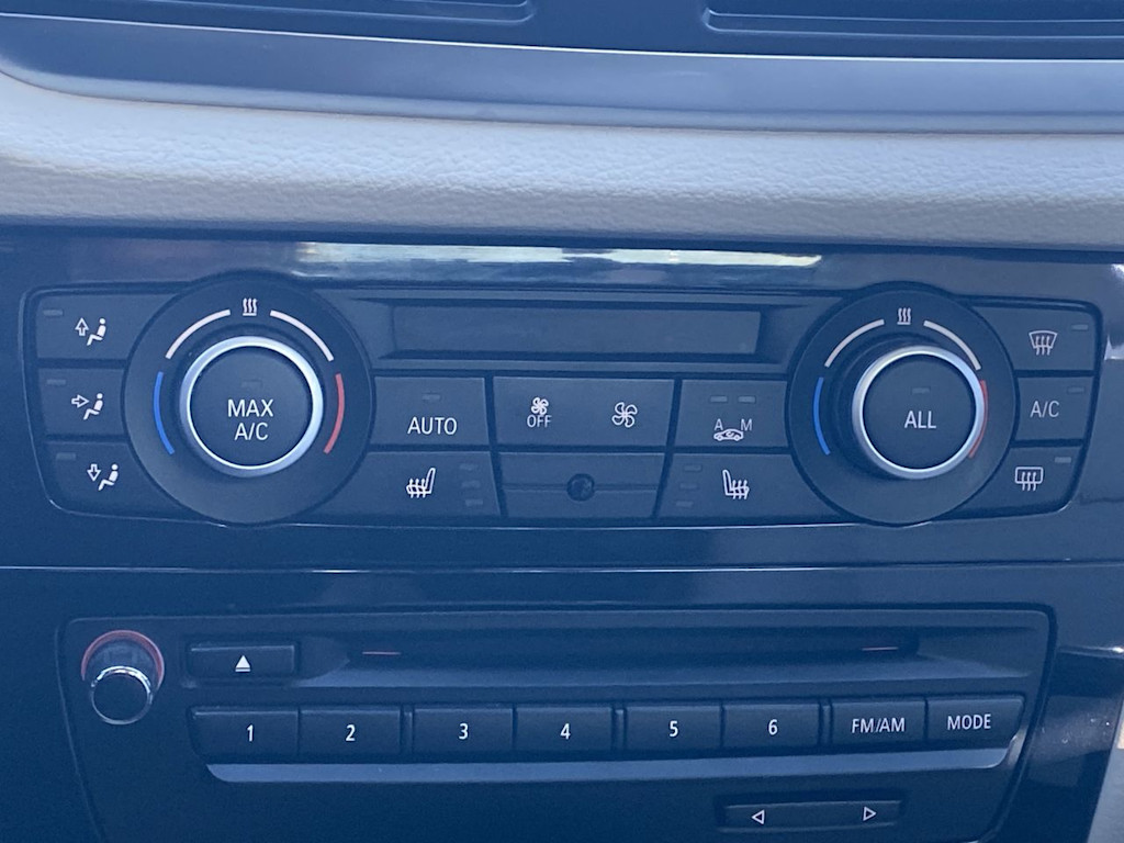 Thumbnail: 2015 BMW X1 - 24