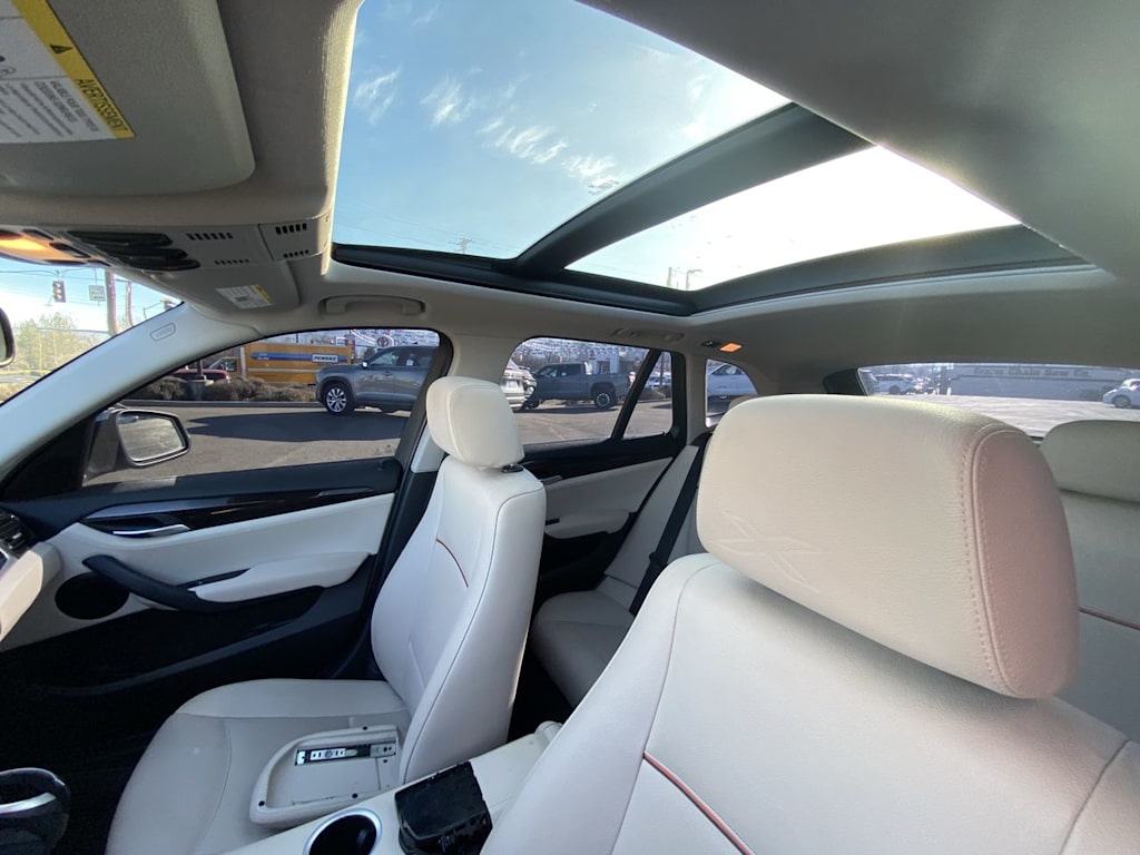 Thumbnail: 2015 BMW X1 - 26