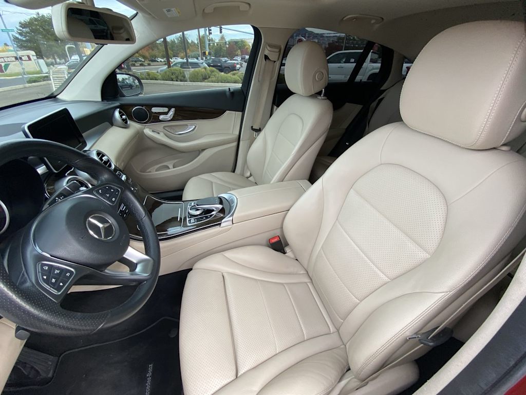 Thumbnail: 2017 Mercedes-Benz GLC - 7