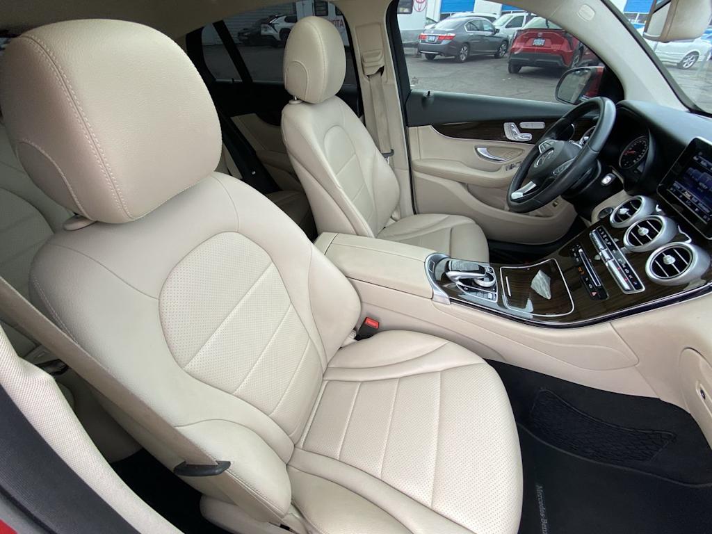 Thumbnail: 2017 Mercedes-Benz GLC - 8