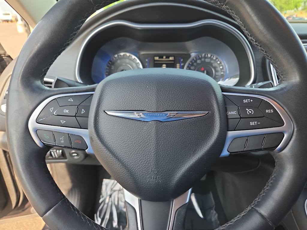 Thumbnail: 2015 Chrysler 200 - 28