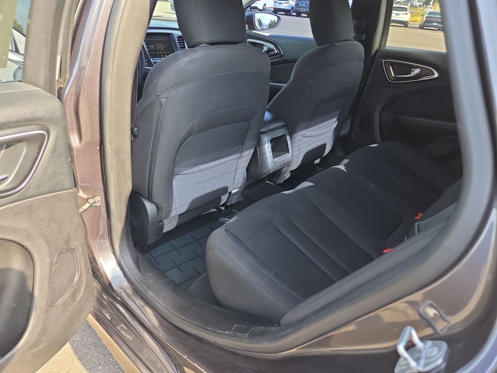 Thumbnail: 2015 Chrysler 200 - 13