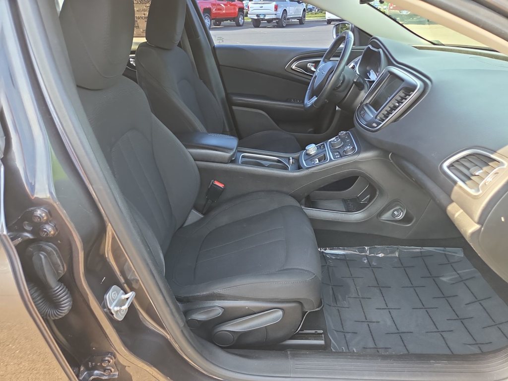 Thumbnail: 2015 Chrysler 200 - 12