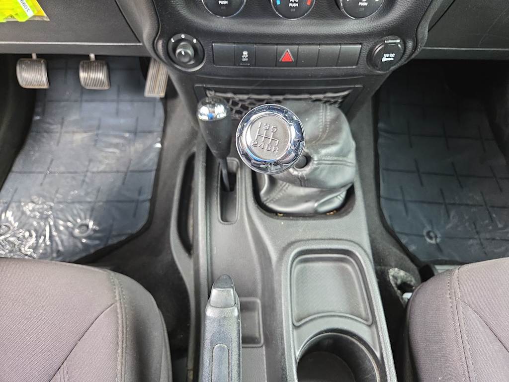 Thumbnail: 2014 Jeep Wrangler - 14