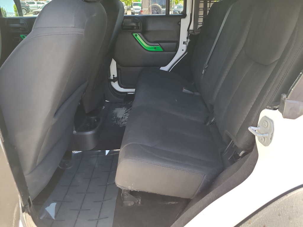 2017 Jeep Wrangler Unlimited Sport 27