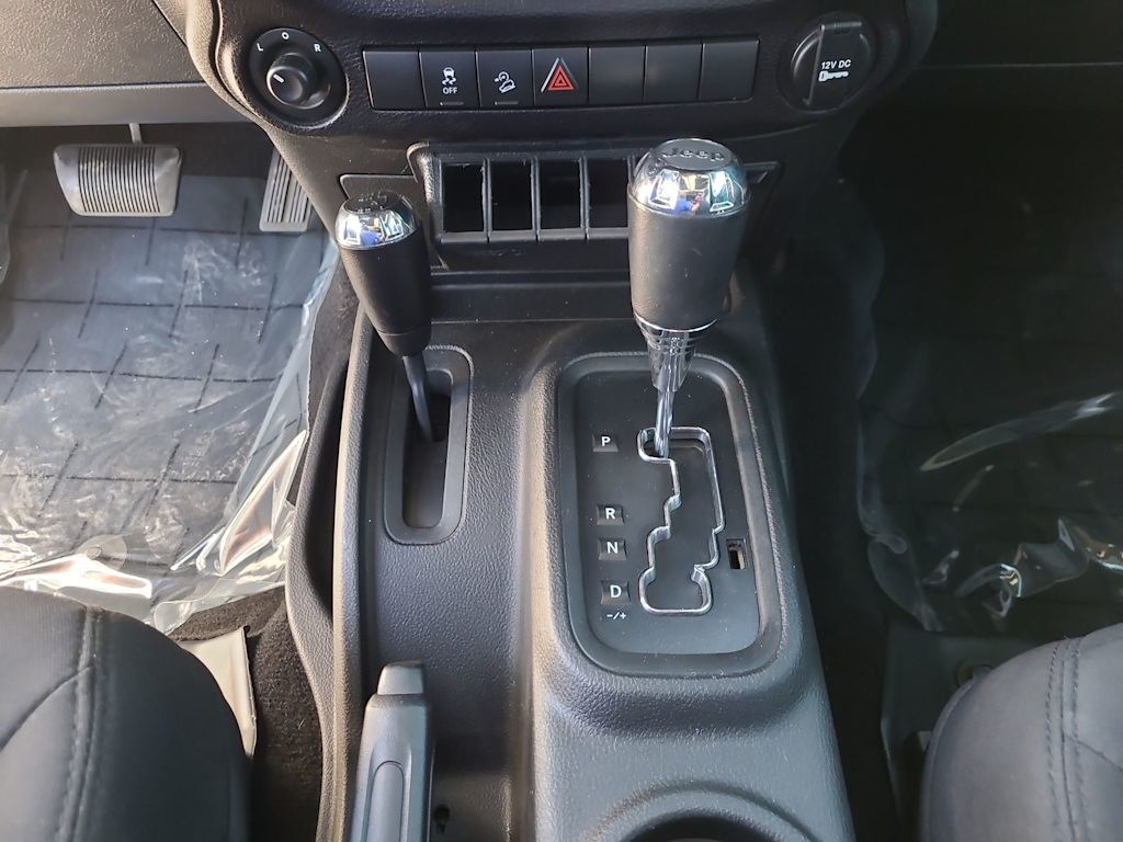 2017 Jeep Wrangler Unlimited Sport 13