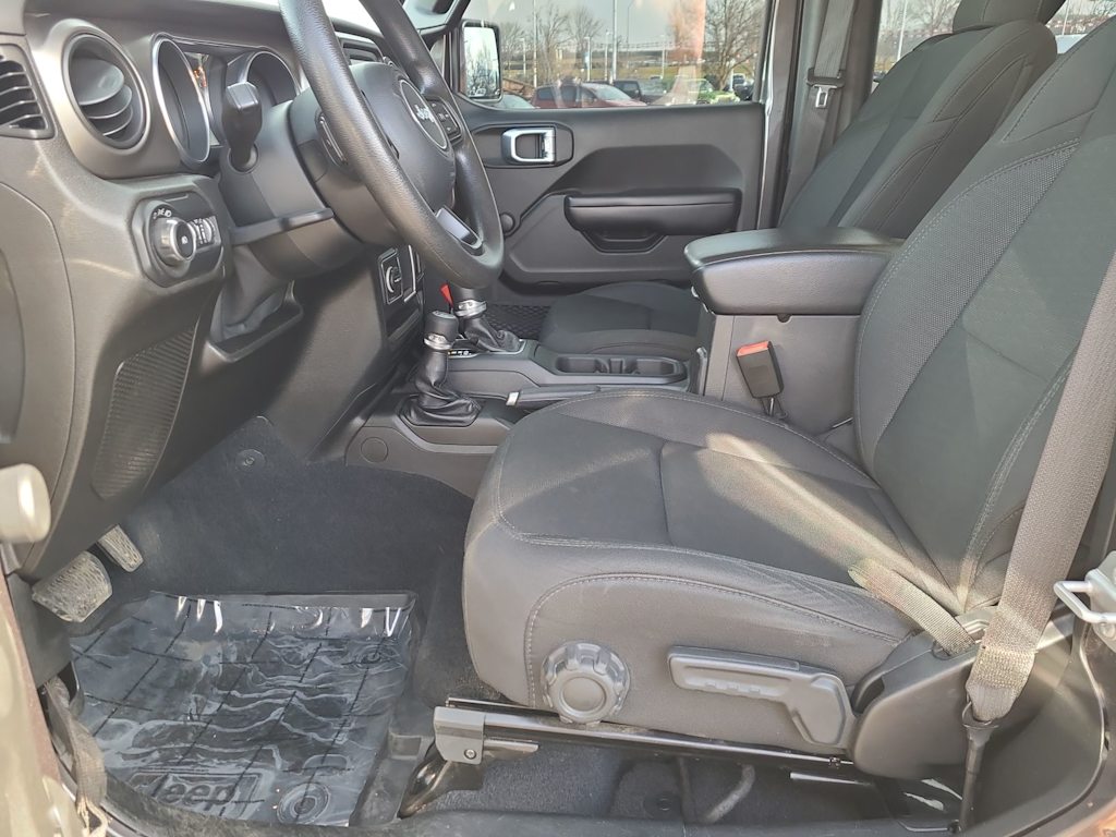 Thumbnail: 2019 Jeep Wrangler - 11