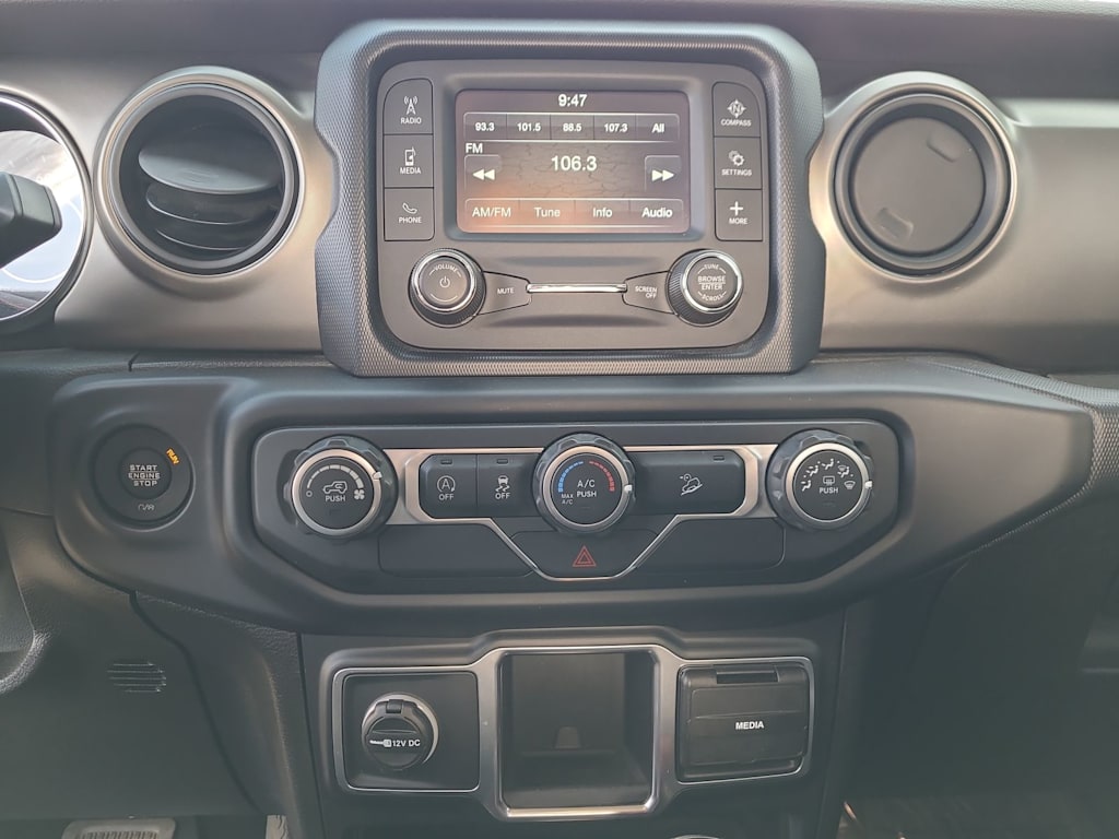 Thumbnail: 2019 Jeep Wrangler - 14