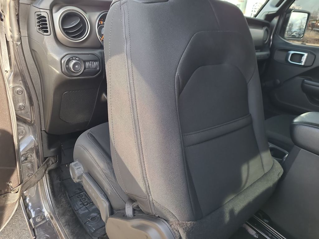 Thumbnail: 2019 Jeep Wrangler - 12