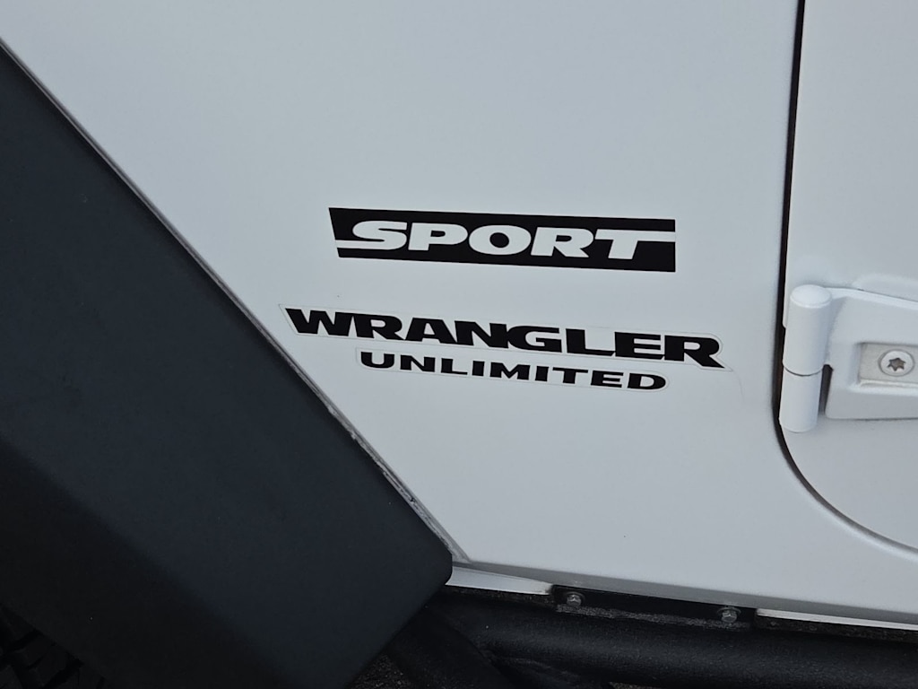 Thumbnail: 2016 Jeep Wrangler - 7