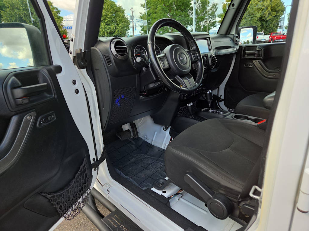 Thumbnail: 2016 Jeep Wrangler - 24