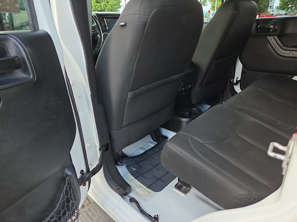 Thumbnail: 2016 Jeep Wrangler - 13