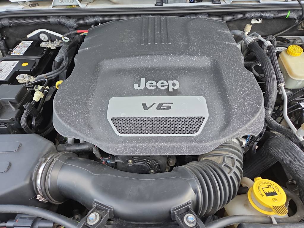Thumbnail: 2016 Jeep Wrangler - 9