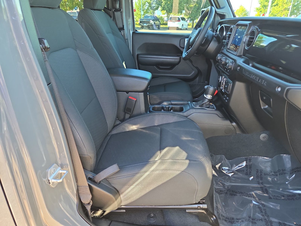 Thumbnail: 2022 Jeep Wrangler - 12