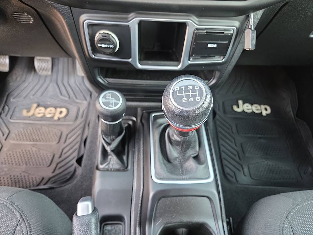Thumbnail: 2018 Jeep Wrangler - 15