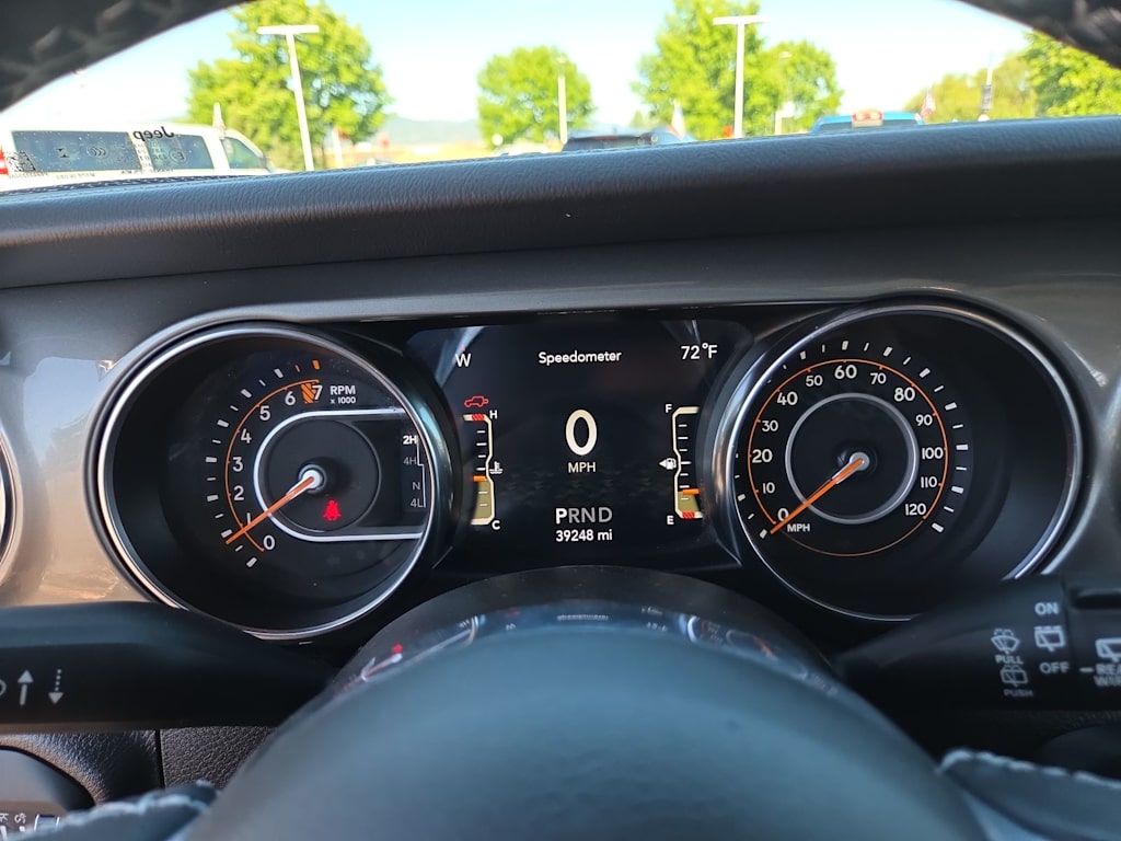 Thumbnail: 2022 Jeep Wrangler - 17
