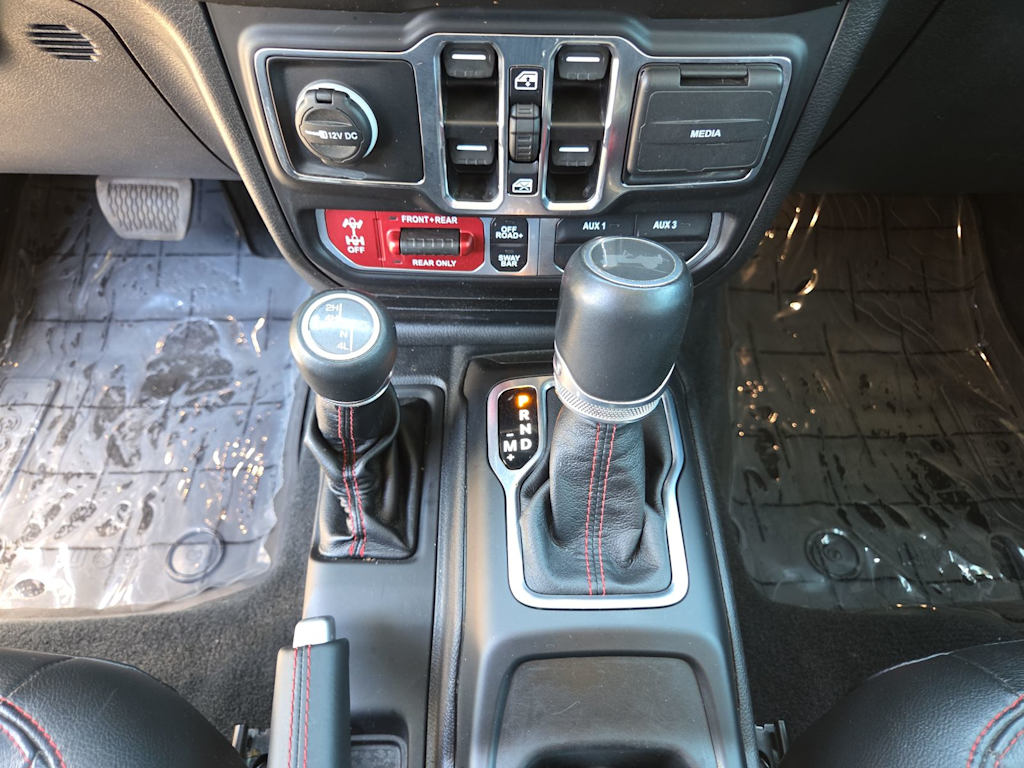 Thumbnail: 2022 Jeep Wrangler - 14