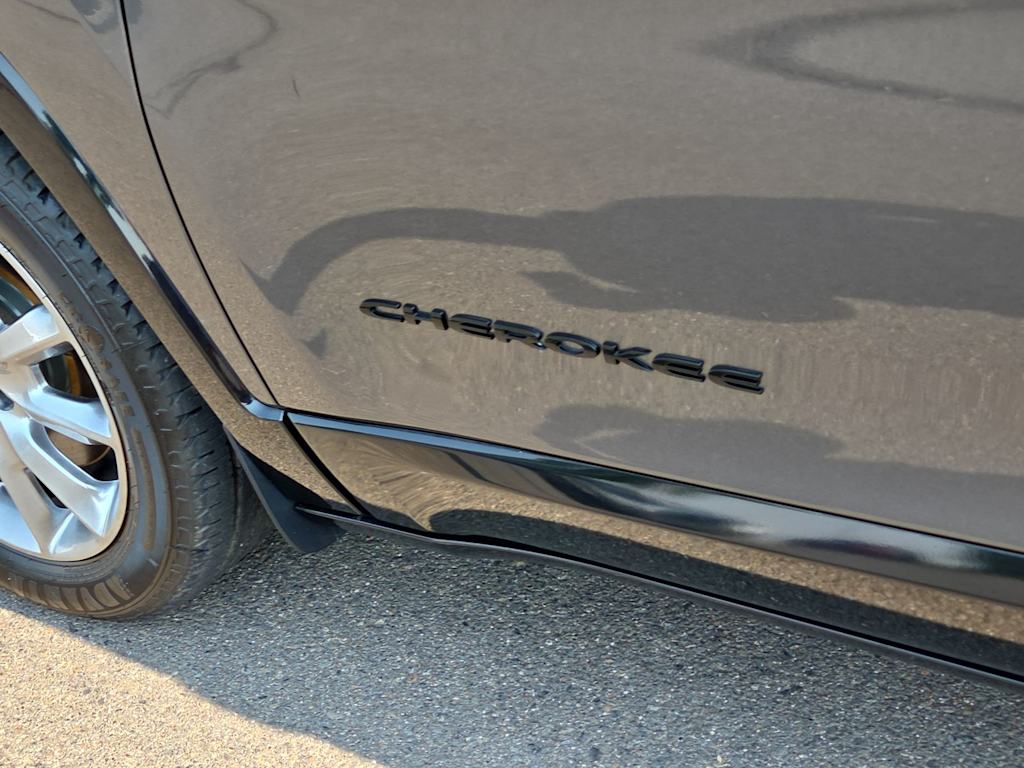 Thumbnail: 2018 Jeep Cherokee - 7