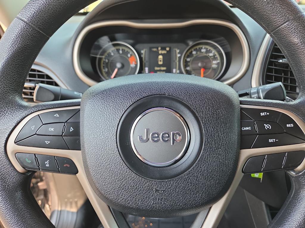 Thumbnail: 2018 Jeep Cherokee - 29
