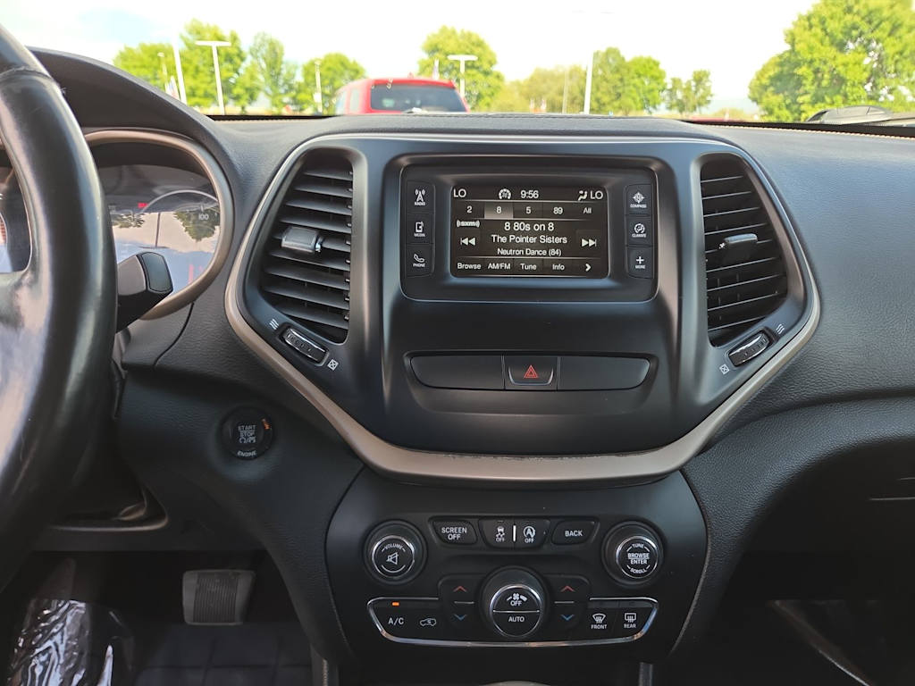 Thumbnail: 2016 Jeep Cherokee - 15