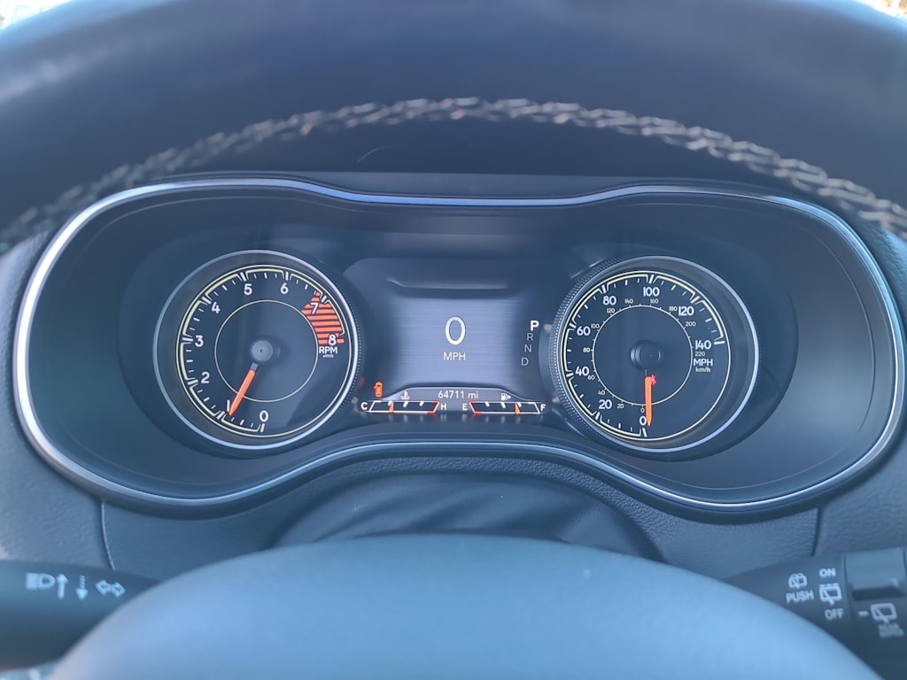 Thumbnail: 2021 Jeep Cherokee - 16