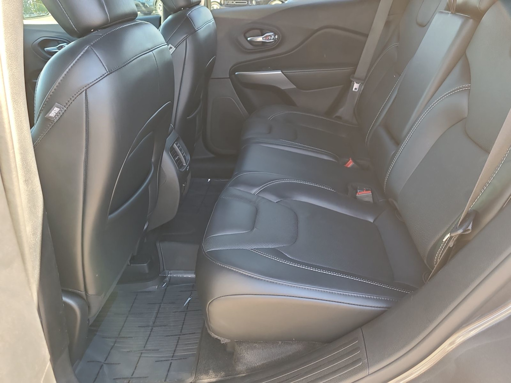 Thumbnail: 2021 Jeep Cherokee - 28