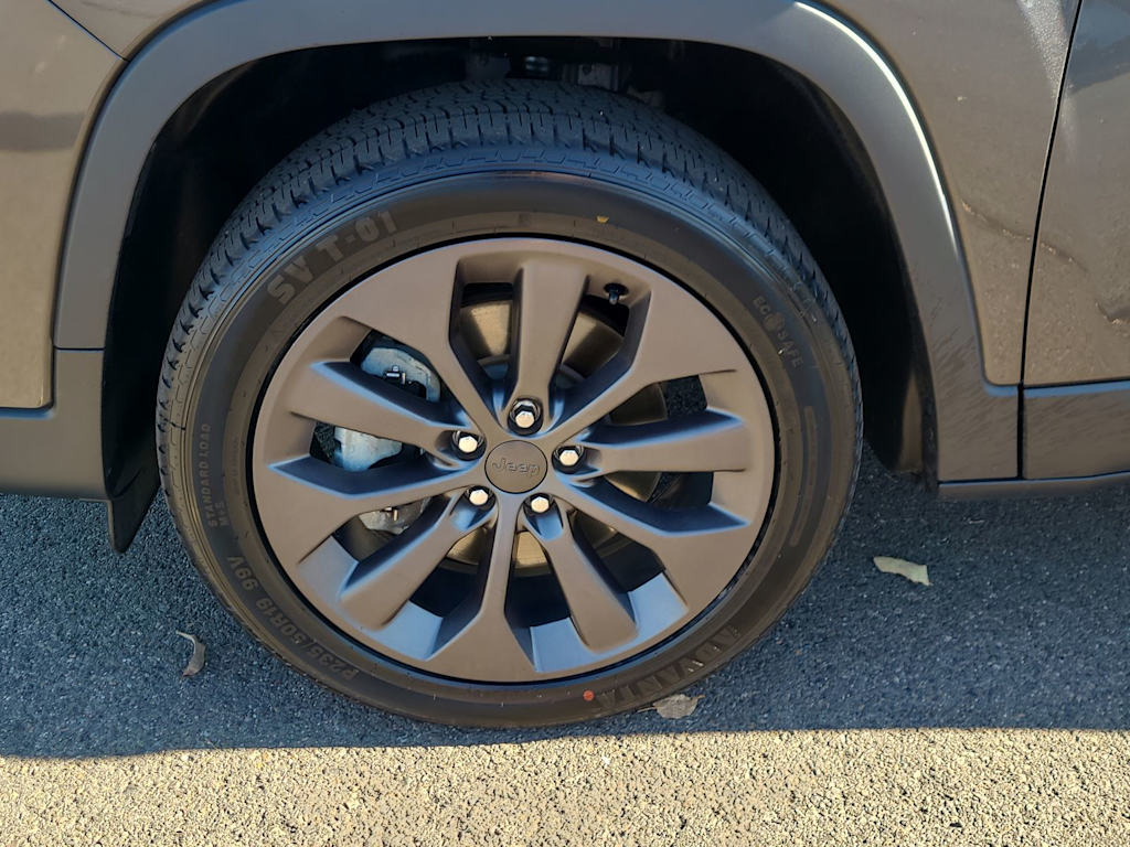 Thumbnail: 2021 Jeep Cherokee - 8