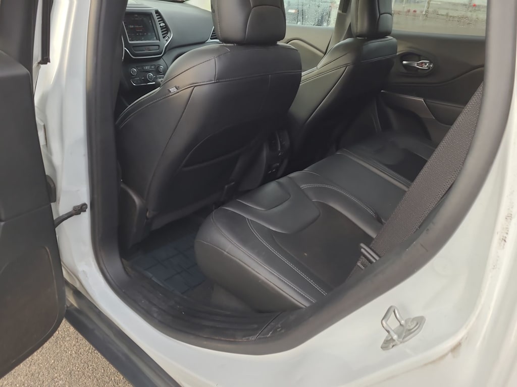 Thumbnail: 2020 Jeep Cherokee - 12